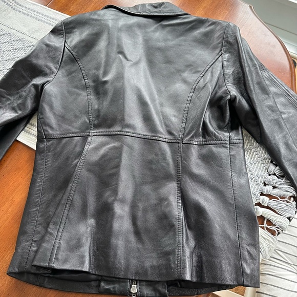 Beautiful Black Leather Jacket - Picture 3 of 5
